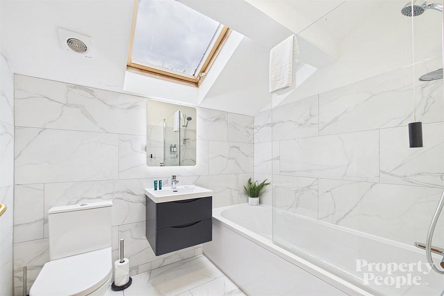 Apartment 18, 25 Short Strand