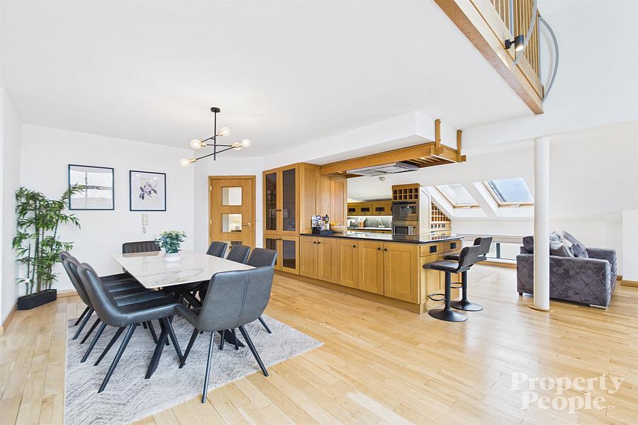 Apartment 18, 25 Short Strand