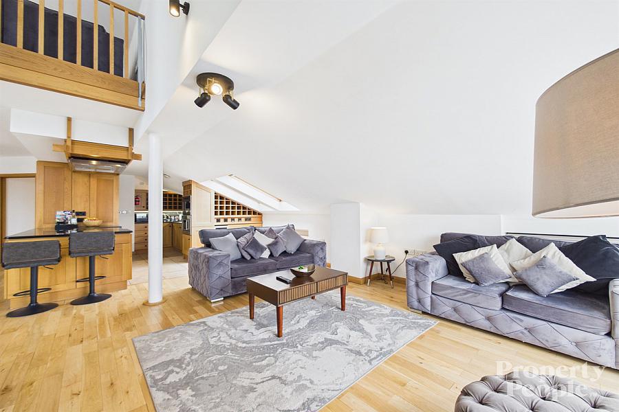 Apartment 18, 25 Short Strand