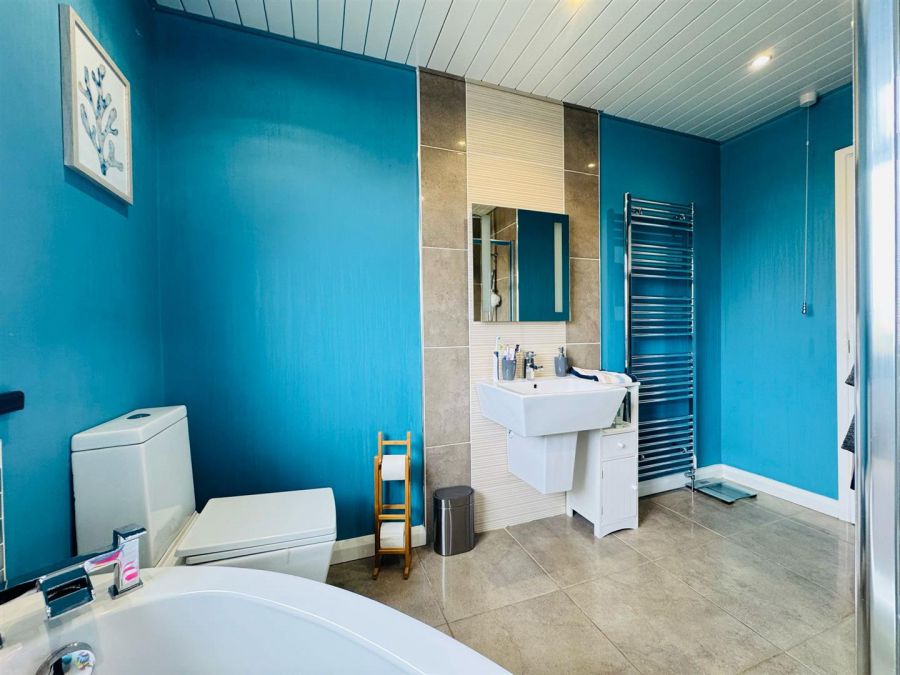 53 Hollybrook Avenue