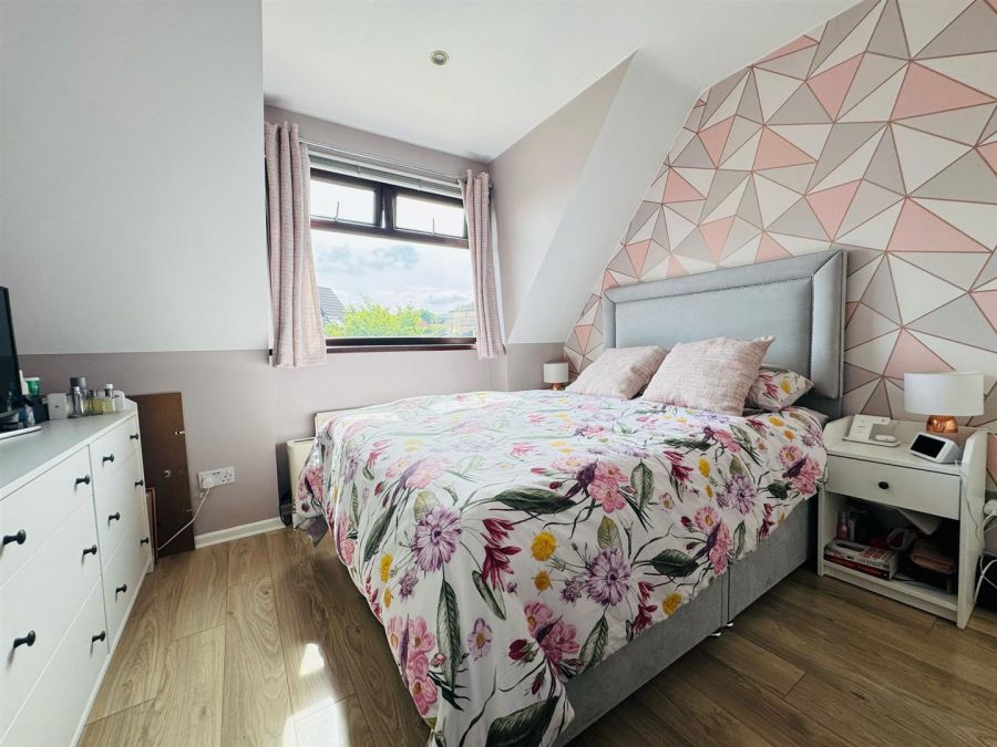 53 Hollybrook Avenue