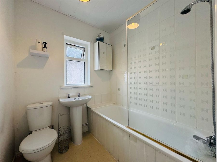 43 Graymount Park