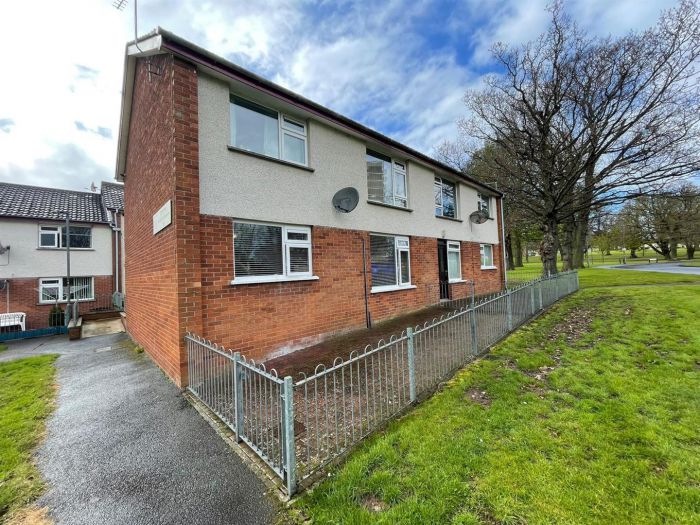 5b Woodland Crescent, newtownabbey, BT37 9QQ