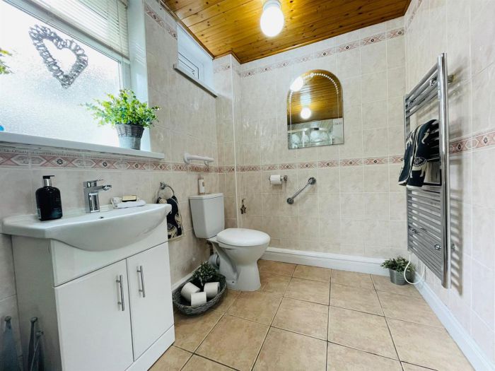 5B Woodland Crescent 5B Woodland Crescent