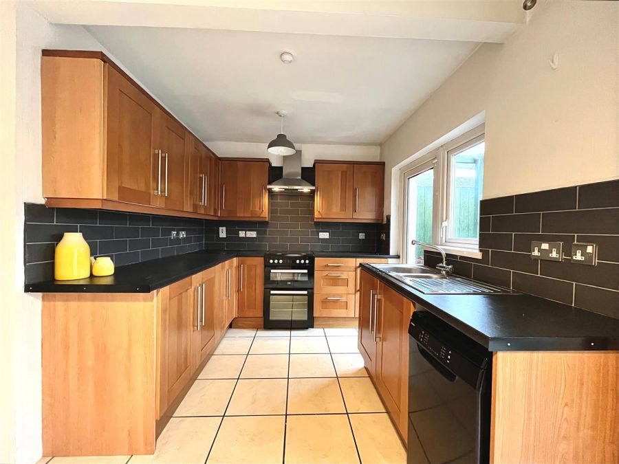 12 Wynthorpe Grove