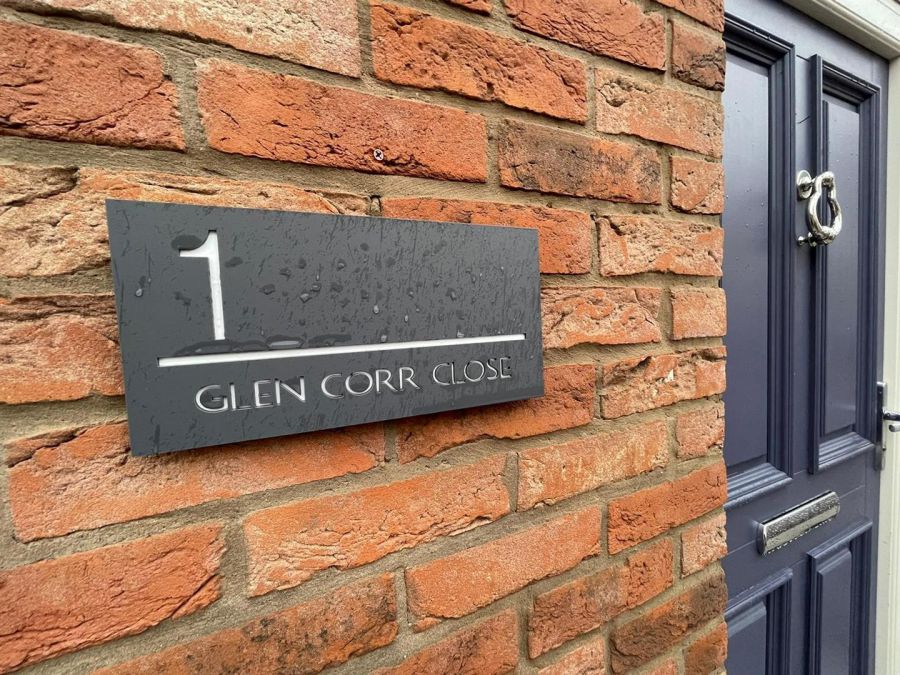 1 Glen Corr Close