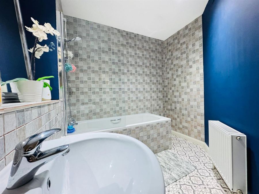 Apt 15, 250C Whitewell Road