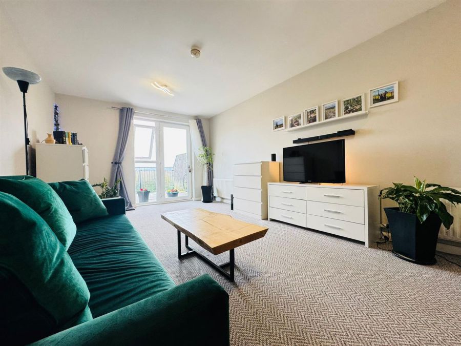 Apt 15, 250C Whitewell Road