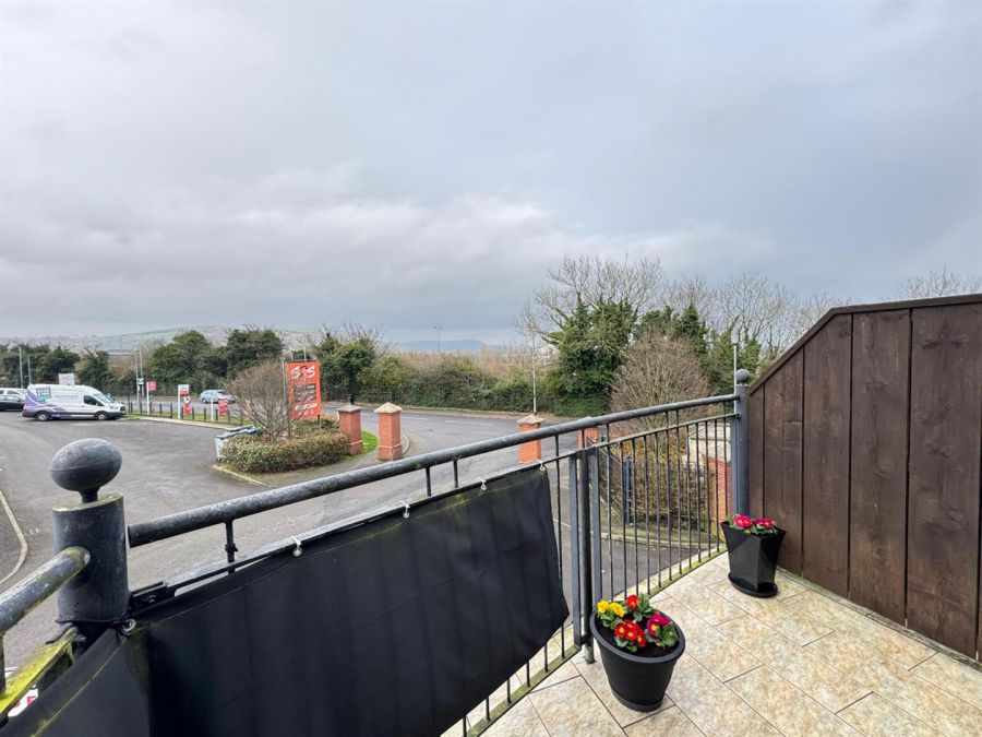 Apt 15, 250C Whitewell Road