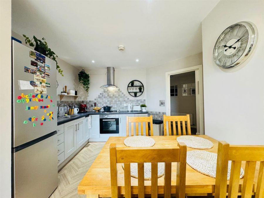 Apt 15, 250C Whitewell Road
