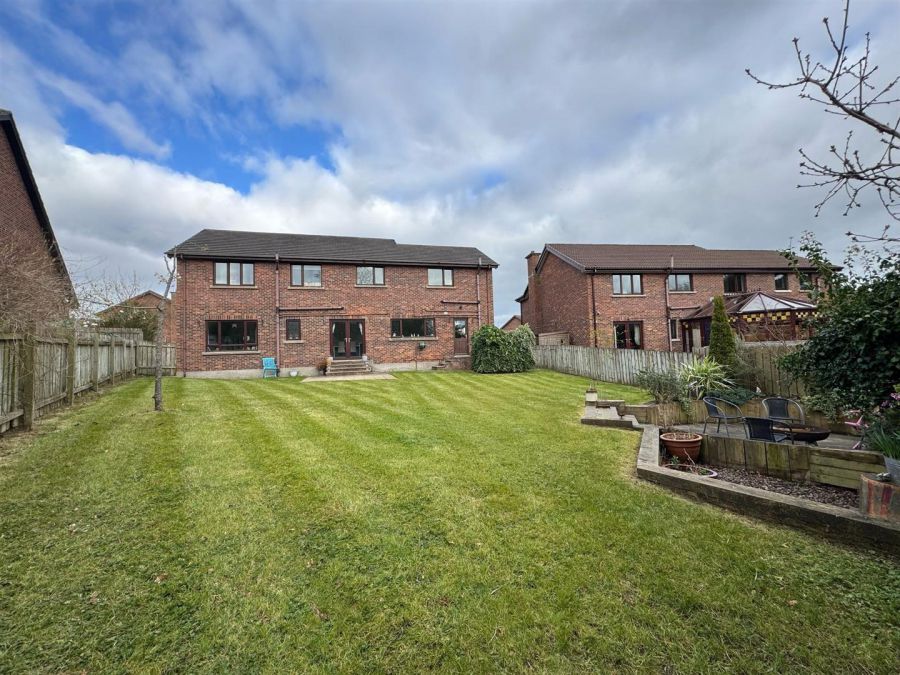 11 Woodfield Glen