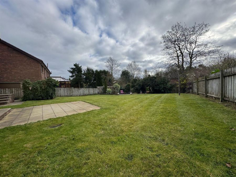 11 Woodfield Glen