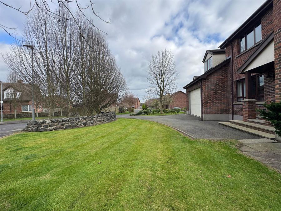11 Woodfield Glen
