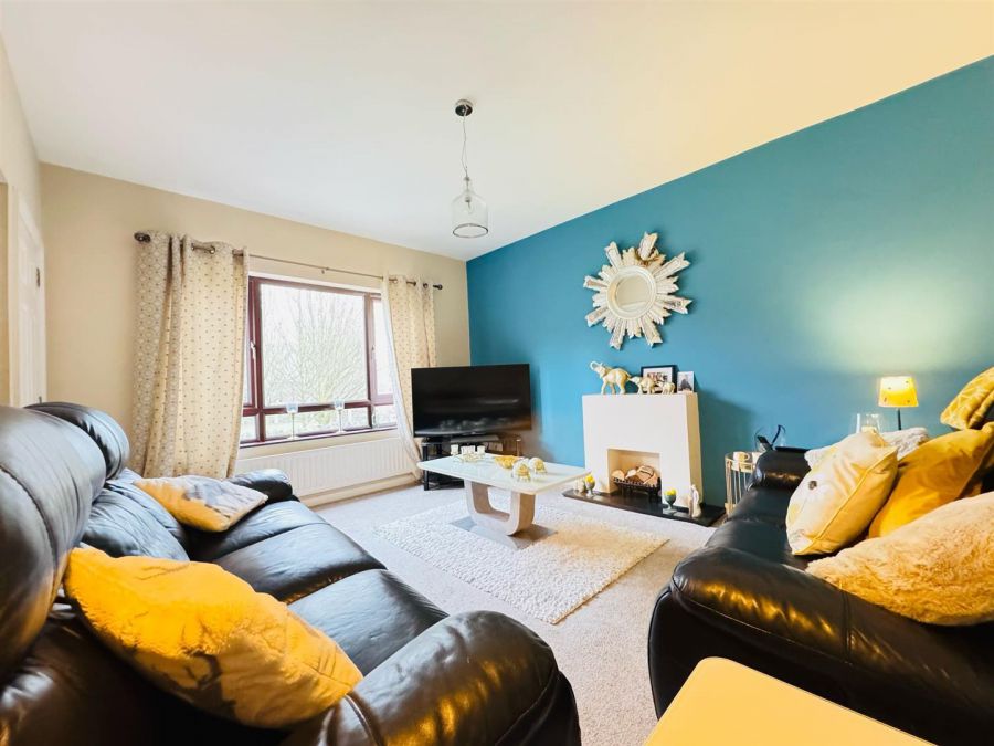 11 Woodfield Glen
