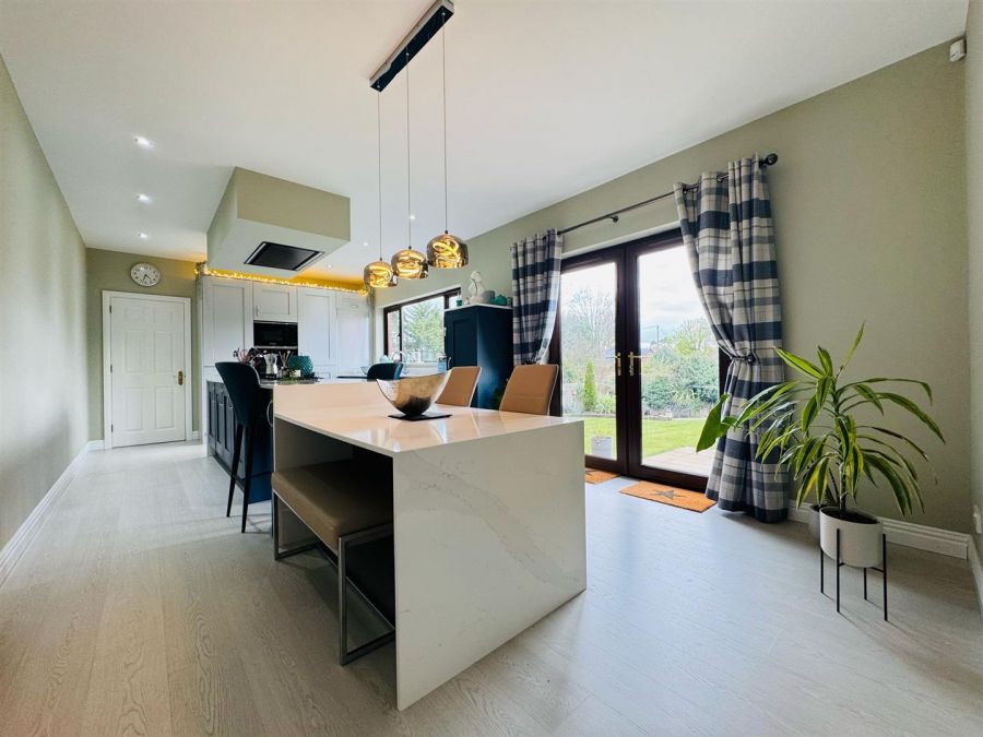 11 Woodfield Glen