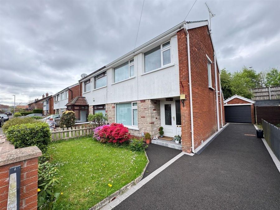 9 Rose Drive