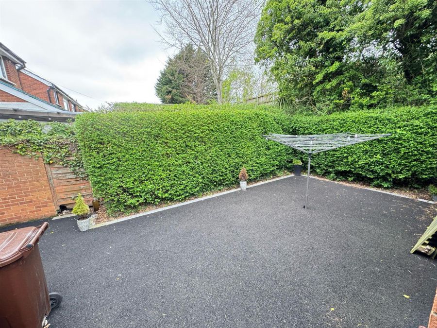 9 Rose Drive