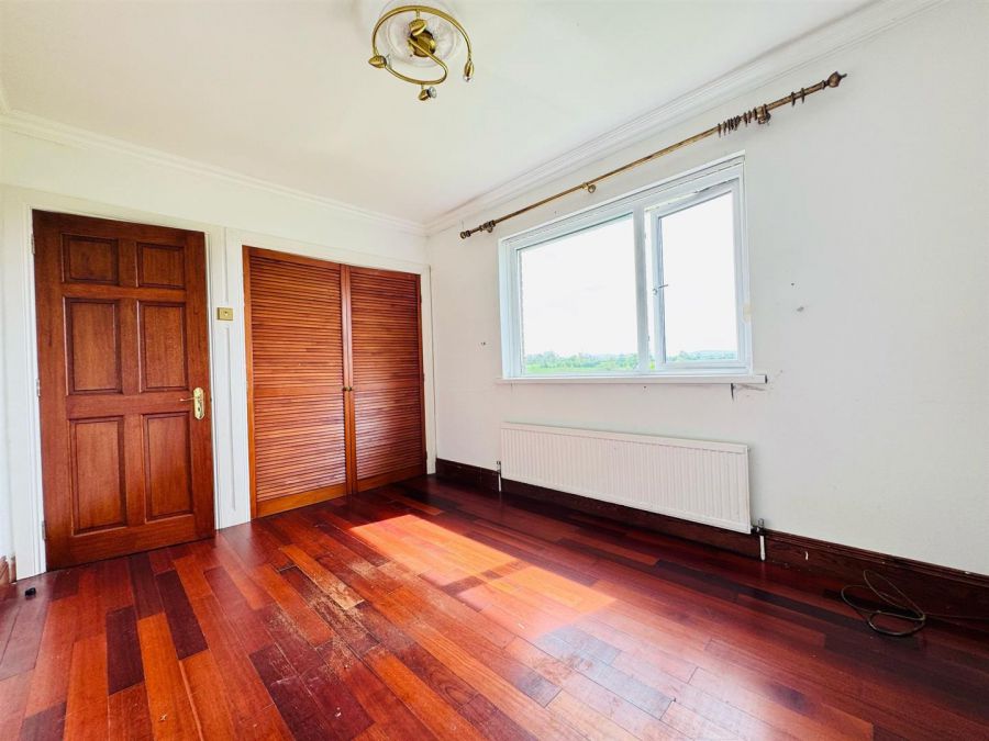 5 Lisnalinchy Road West