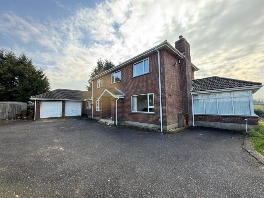 5 Lisnalinchy Road West