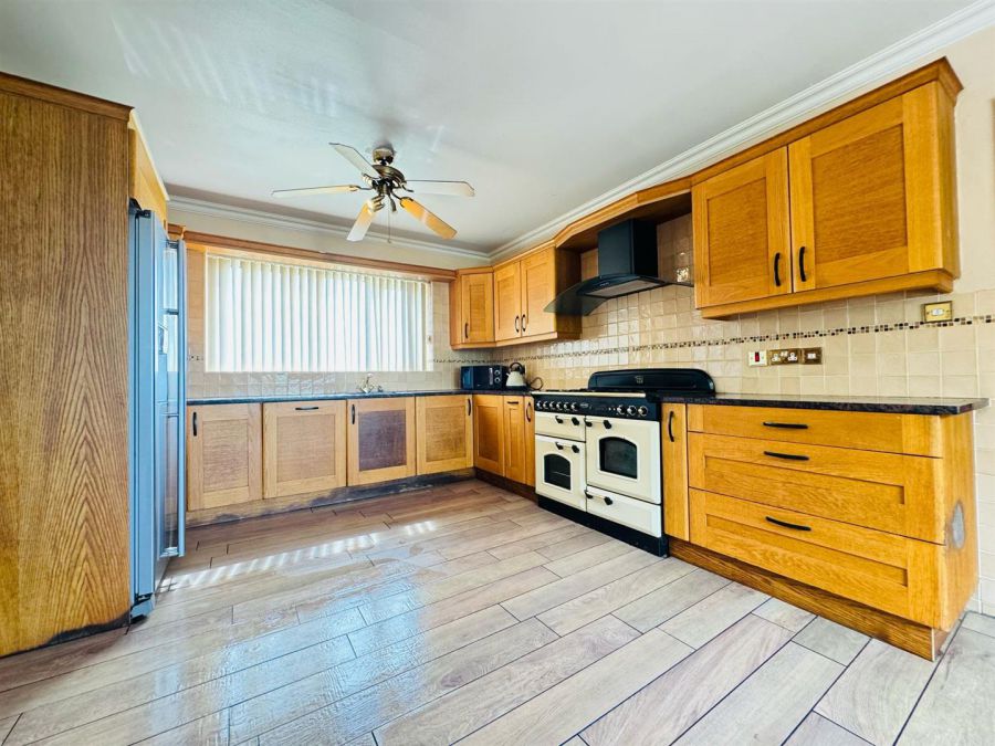 5 Lisnalinchy Road West