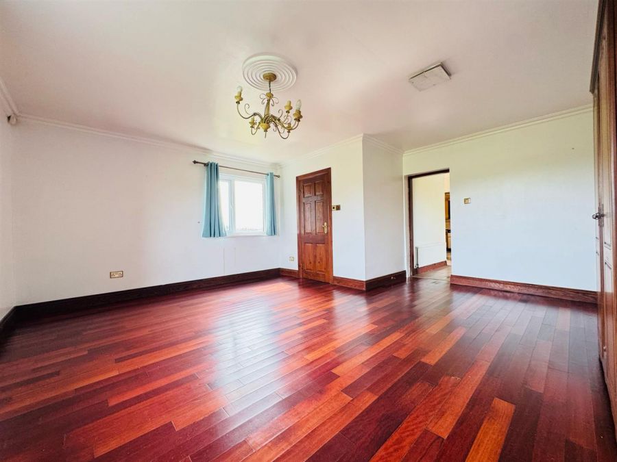 5 Lisnalinchy Road West