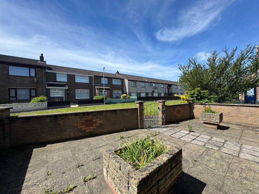 79 Bleach Green Avenue