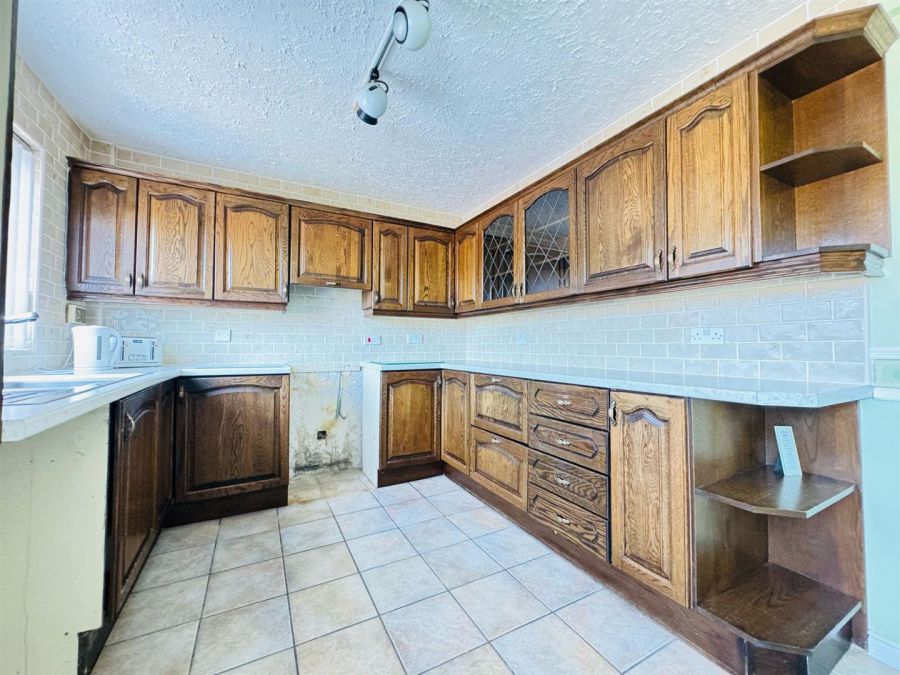 79 Bleach Green Avenue