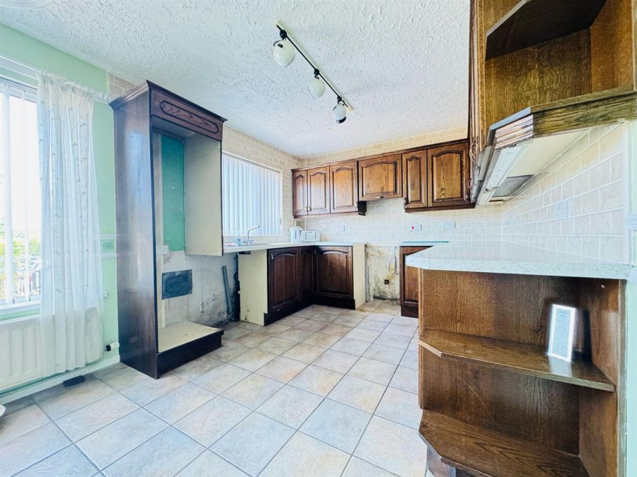 79 Bleach Green Avenue