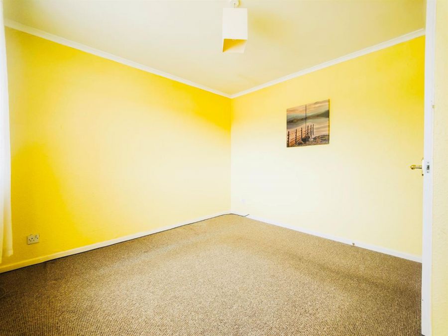 79 Bleach Green Avenue