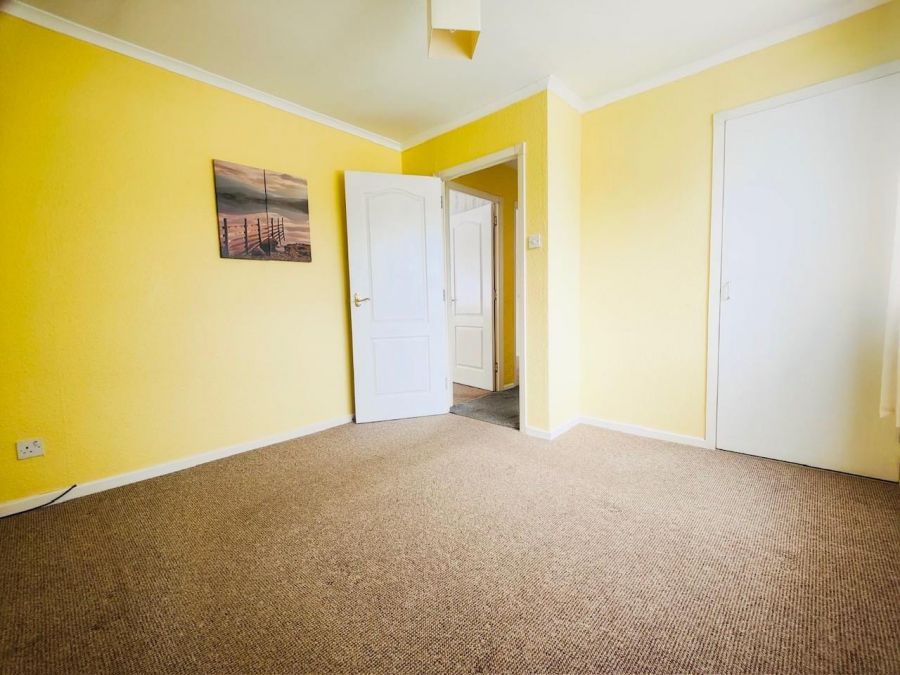 79 Bleach Green Avenue