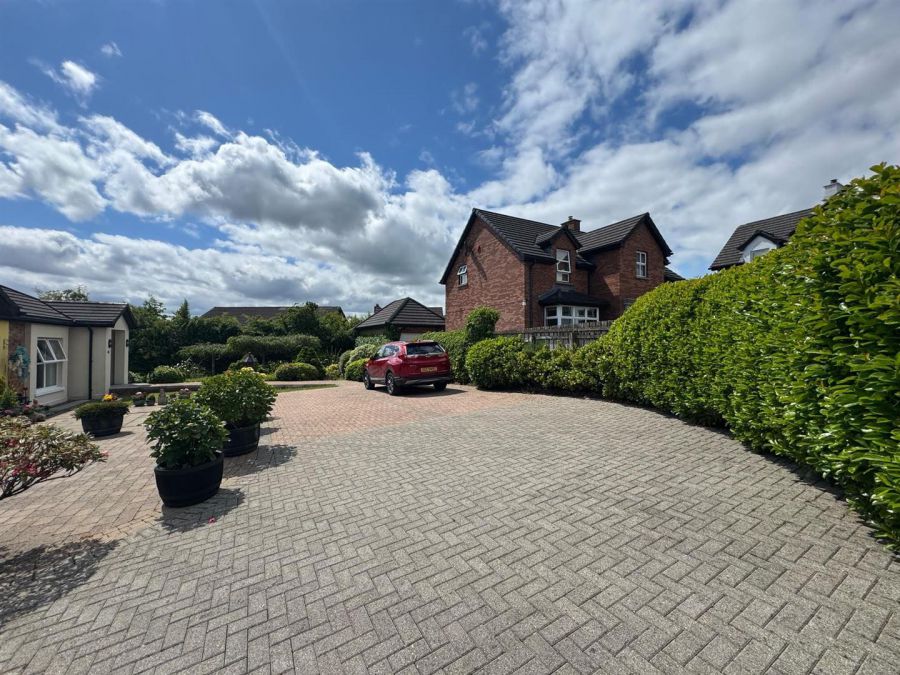 19 Fernridge Drive