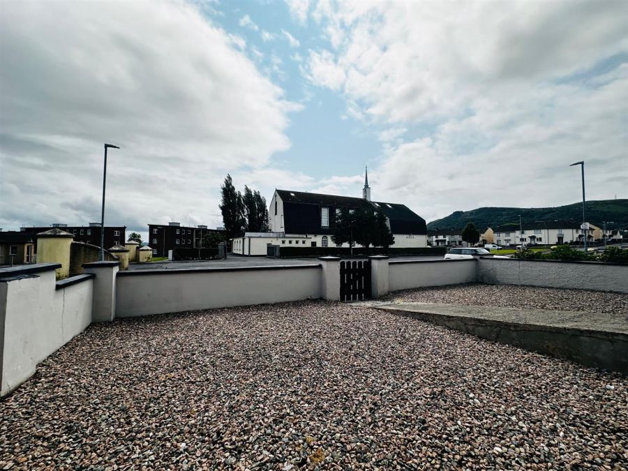 21 Coolderry Gardens