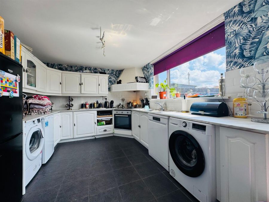 28 Rathfern Way