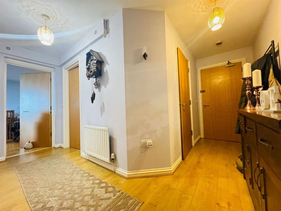 Apt 2, 1 Northview