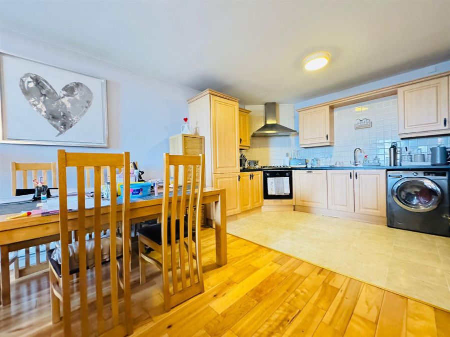 Apt 2, 1 Northview
