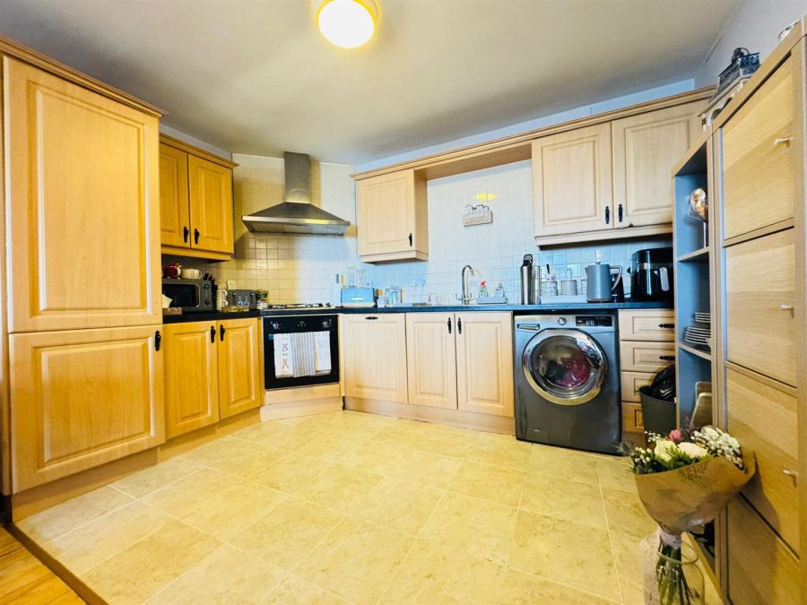 Apt 2, 1 Northview