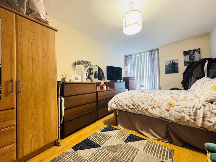 Apt 2, 1 Northview