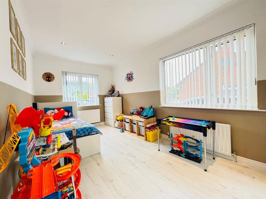 33 Kings Crescent