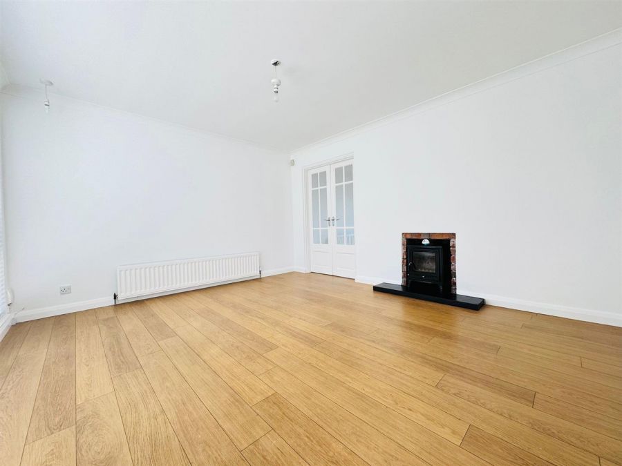 13 Fairhill Drive