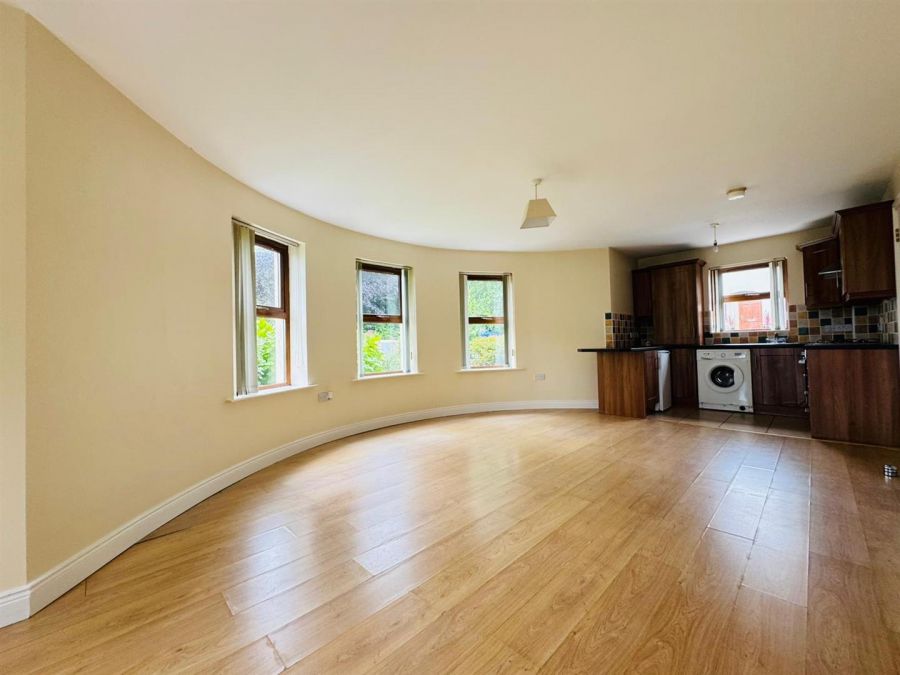 3 Collinbridge Manor