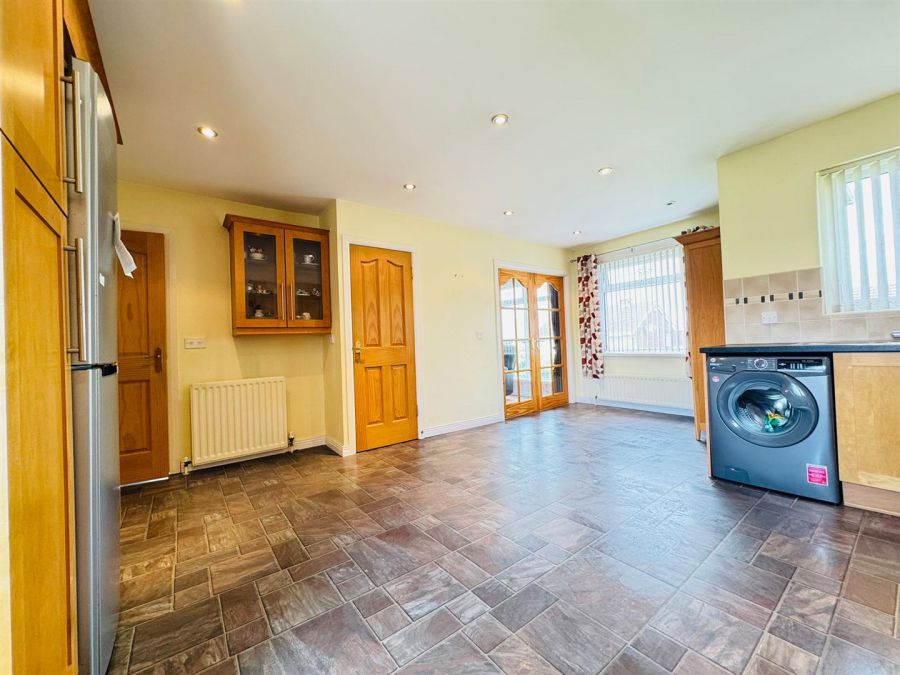 7 Beverley Avenue