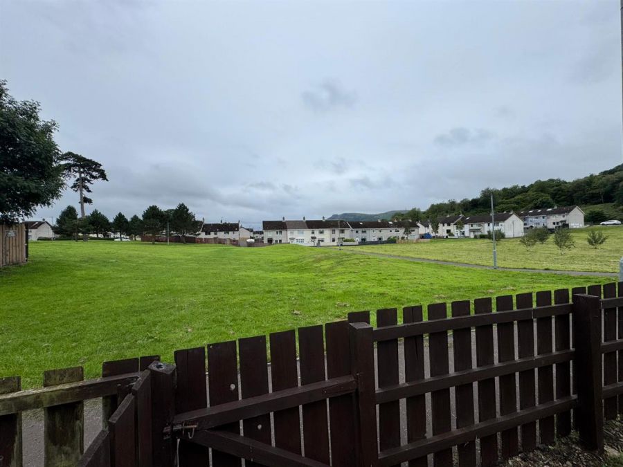 13 Rathfern Way