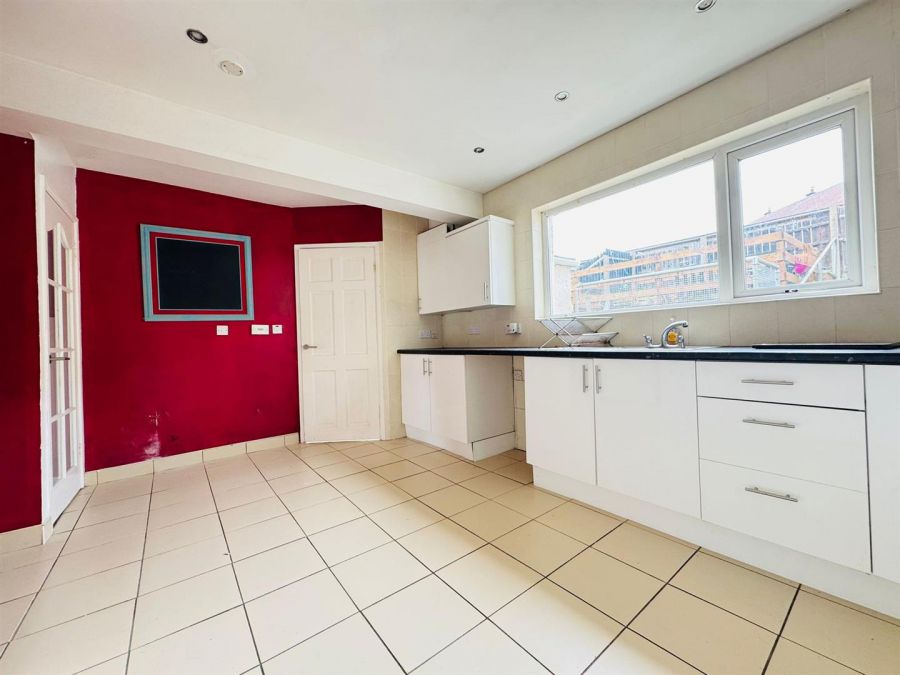 281 Derrycoole Way
