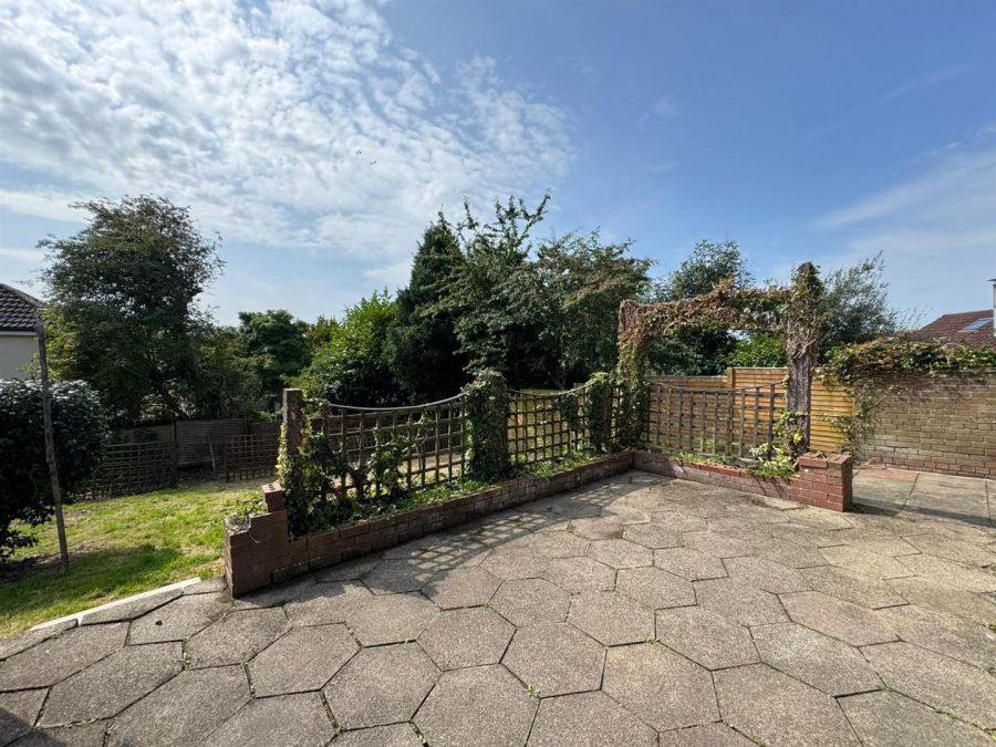 33 Liscoole Park