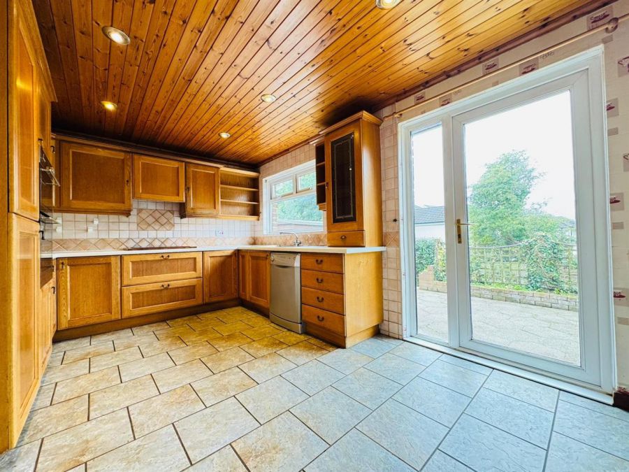 33 Liscoole Park