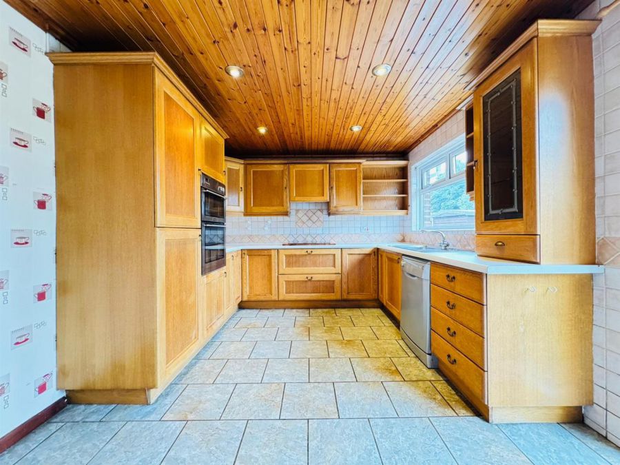 33 Liscoole Park