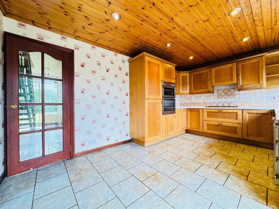33 Liscoole Park