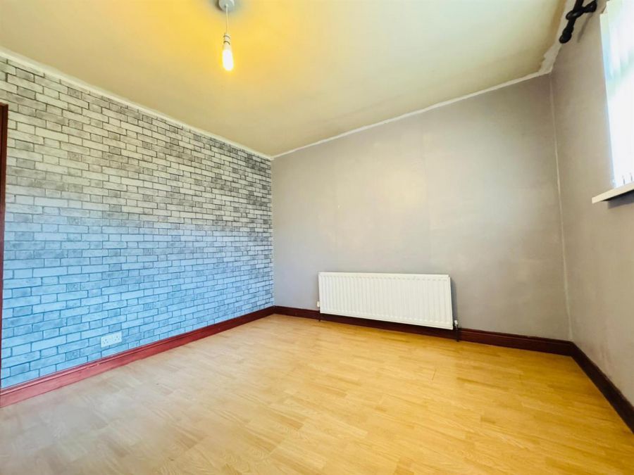 33 Liscoole Park