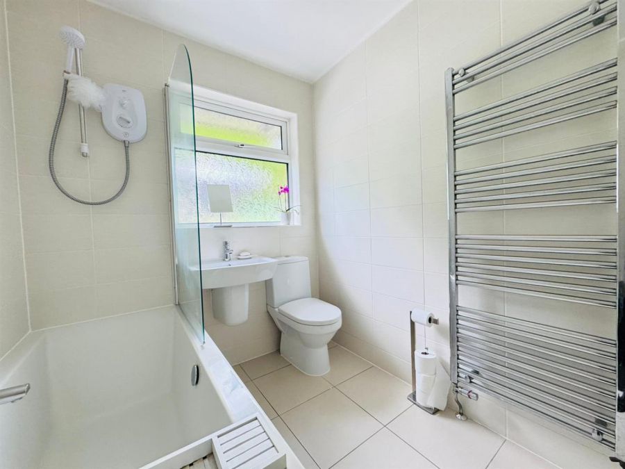 25 Hightown Gardens