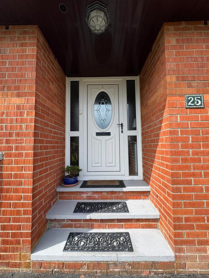 25 Hightown Gardens
